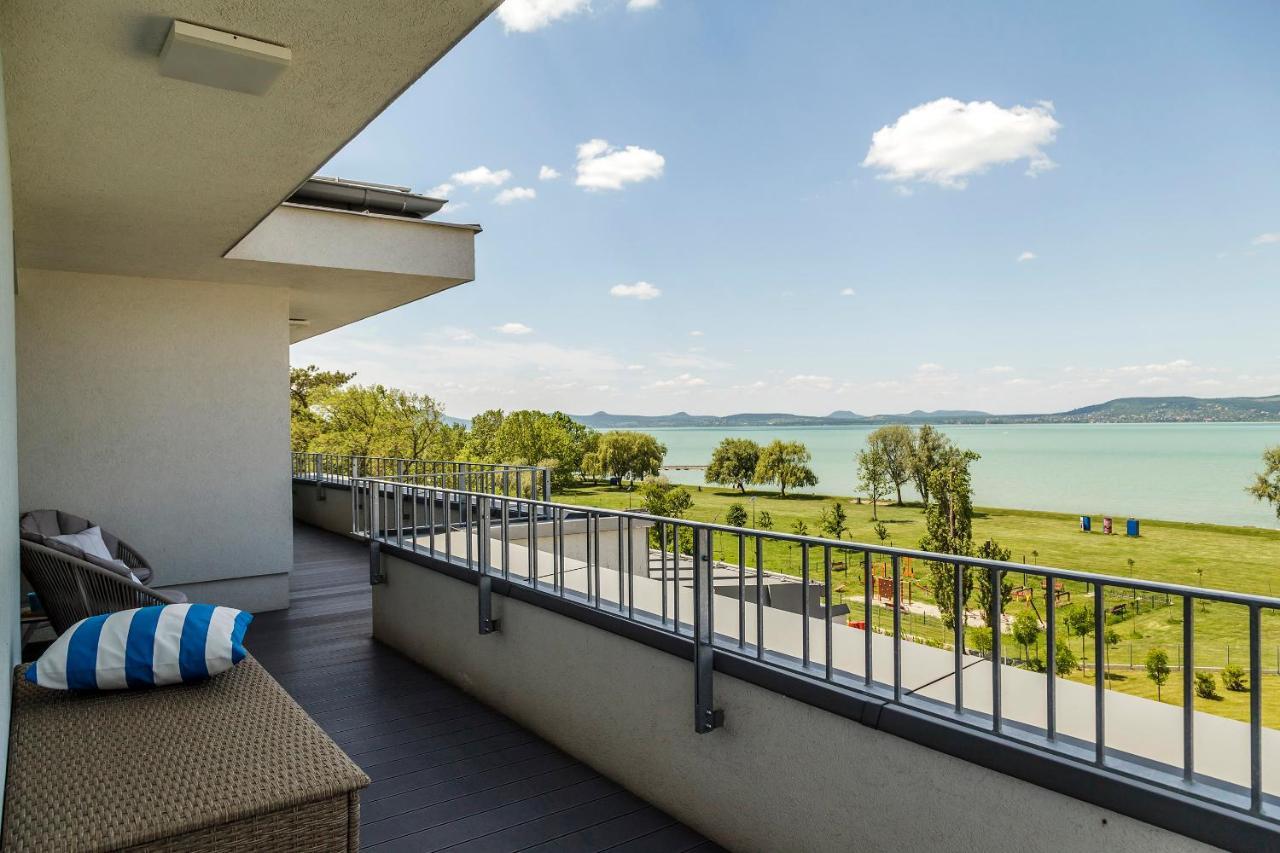 Blue Apartments Balatonlelle Bagian luar foto