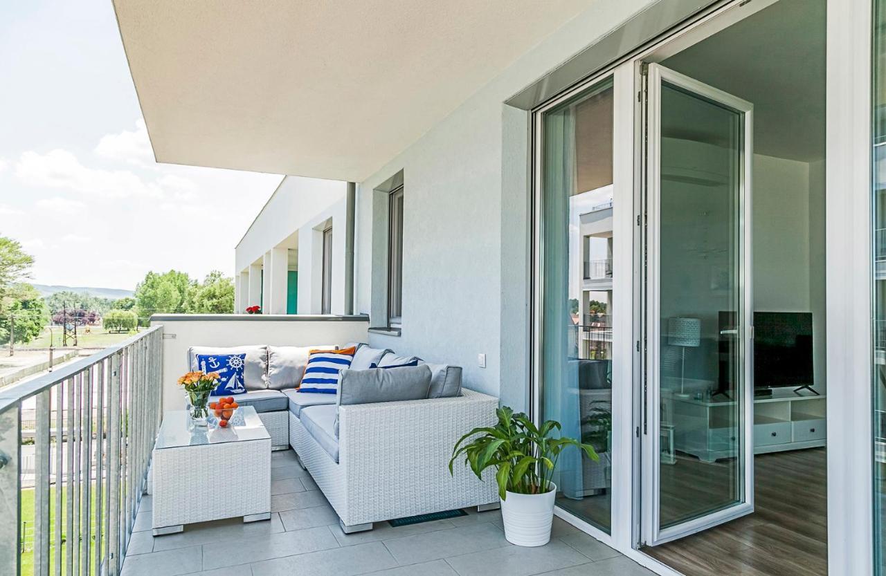Blue Apartments Balatonlelle Bagian luar foto